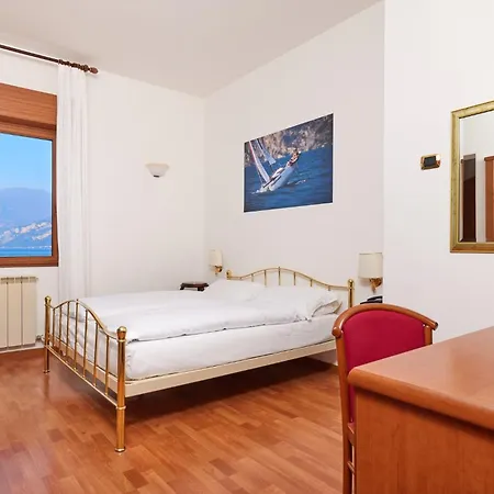 Rosa 3* Malcesine