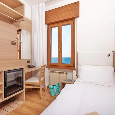 Hotel Rosa 3*