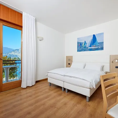 Rosa 3* Malcesine